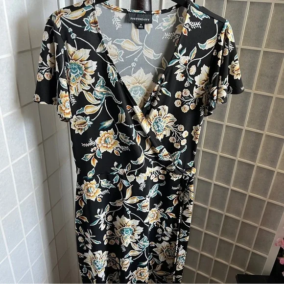 Fortune + Ivy | Dresses | Forever 2 Black Floral Maxi Dress Nwot | Poshmark